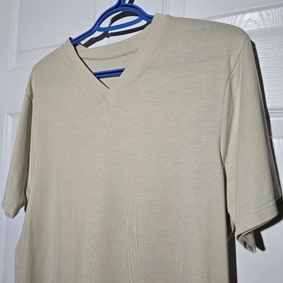 LULULEMON V-neck t-shirt - Picture 2 of 4